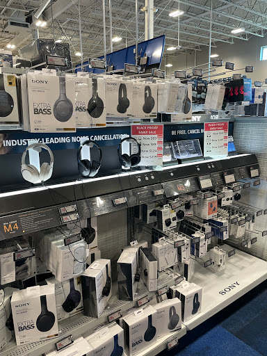Electronics Store «Best Buy», reviews and photos, 12905 Elm Creek Blvd N, Maple Grove, MN 55369, USA
