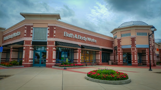 Bath & Body Works, 8390 Tamarack Village, Woodbury, MN 55125, USA, 