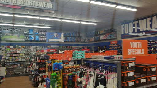 Sporting Goods Store «Big 5 Sporting Goods», reviews and photos, 1430 S Mooney Blvd, Visalia, CA 93277, USA
