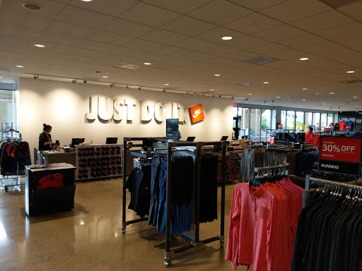 Clothing Store «Nike Factory Store», reviews and photos, 603 Stanley K Tanger Dr, Lancaster, PA 17602, USA