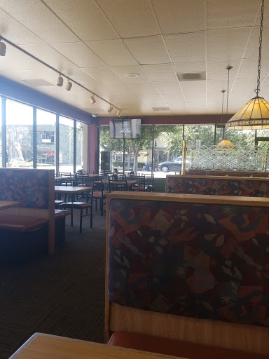 Pizza Restaurant «Round Table Pizza», reviews and photos, 37480 Fremont Blvd, Fremont, CA 94536, USA