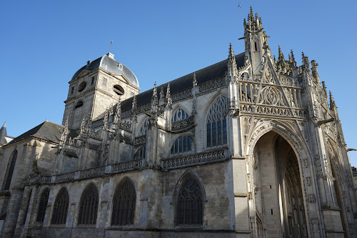 attractions Basilique Notre-Dame d'Alençon Alençon