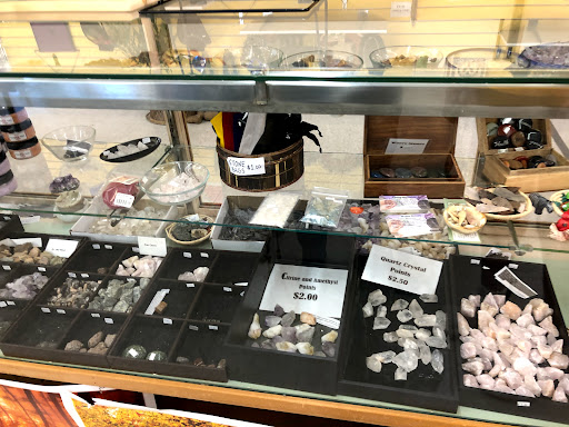 Tobacco Shop «Herb-N-Legend Smoke Shop», reviews and photos, 511 Pacific Ave, Long Beach, WA 98631, USA