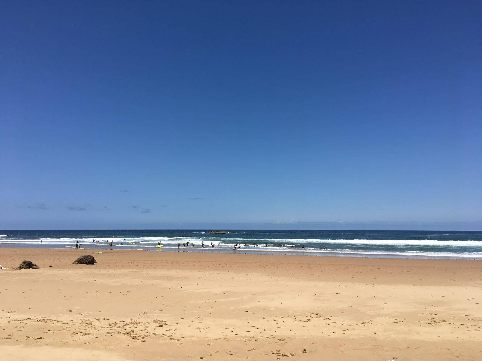 Foto de Praia de Amado - lugar popular entre os apreciadores de relaxamento