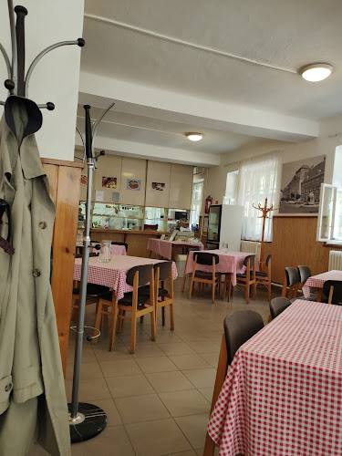 Retro Menza önkiszolgáló étterem a Szent István Szakképző iskolában - Székesfehérvár