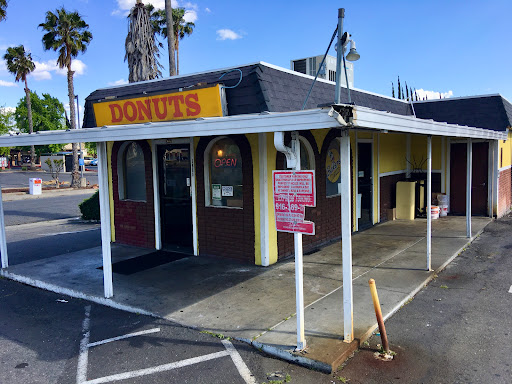 Bakers Donuts, 5027 Fruitridge Rd, Sacramento, CA 95820, USA, 