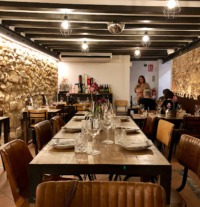 Lola Bistro Tarragona - C/ d,en Ventallols, 13, 43003 Tarragona, Spain