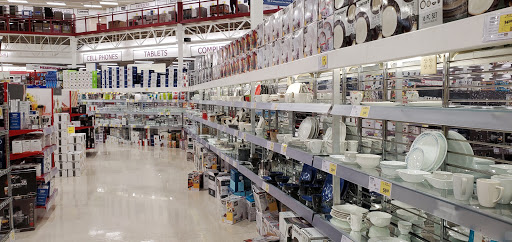 Department Store «BrandsMart USA», reviews and photos, 5000 Motors Industrial Way, Atlanta, GA 30360, USA