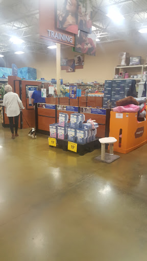 Pet Supply Store «PetSmart», reviews and photos, 2020 SW Westport Dr, Topeka, KS 66604, USA