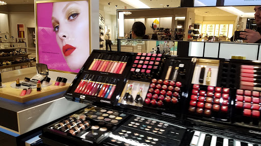 Department Store «Saks Fifth Avenue», reviews and photos, 26100 Cedar Rd, Beachwood, OH 44122, USA