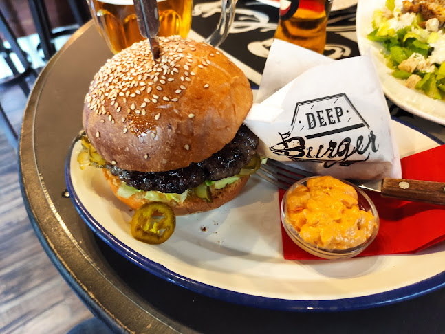 Értékelések erről a helyről: Deep Burger Oktogon, Budapest - Hamburger