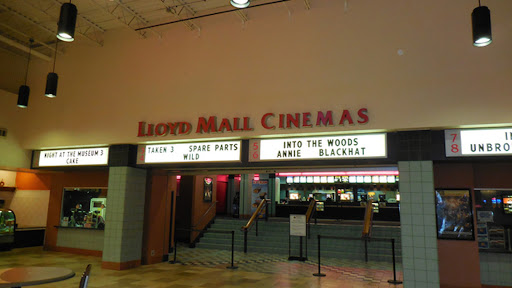 Movie Theater «Regal Cinemas Lloyd Center 10 & IMAX», reviews and photos, 1510 NE Multnomah St, Portland, OR 97232, USA