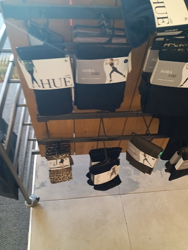 Shoe Store «DSW Designer Shoe Warehouse», reviews and photos, 2485 Richmond Ave, Staten Island, NY 10314, USA