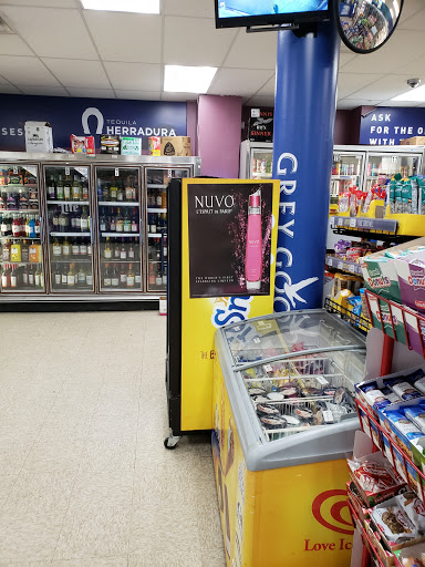 Liquor Store «Midway Liquors», reviews and photos, 5500 S State St, Chicago, IL 60621, USA