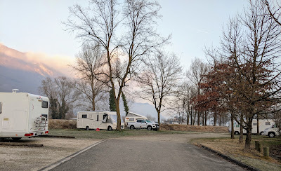 Aire de Camping-Car communale du Bourget du lac à Le Bourget-du-Lac