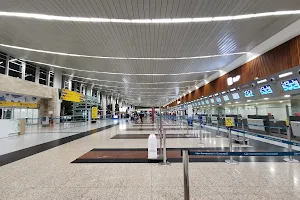 José Joaquín de Olmedo International Airport image