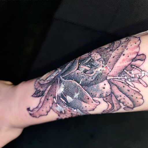 Tattoo Shop «Sacramento Tattoo and Piercing», reviews and photos, 2722 X St, Sacramento, CA 95818, USA