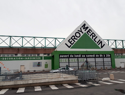 Magasin d'ameublement et de décoration Leroy Merlin Carrefour Marseille