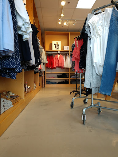 Outlet Mall «Tanger Outlet Howell», reviews and photos, 1475 N Burkhart Rd, Howell, MI 48855, USA