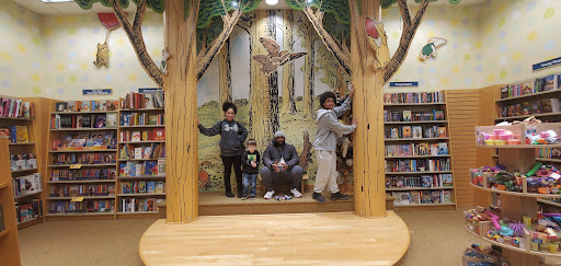 Book Store «Barnes & Noble», reviews and photos, 113 W County Center, Des Peres, MO 63131, USA