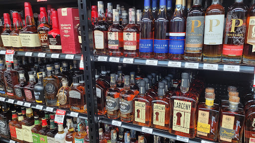 Liquor Store «Liquor Barn», reviews and photos, 287 E Dundee Rd, Wheeling, IL 60090, USA