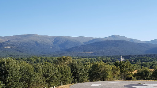 Polideportivo municipal francisco zapater en Rascafría, Madrid