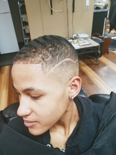 Barber Shop «Miles Barbershop», reviews and photos, 7611 S Osborne Rd #206, Upper Marlboro, MD 20772, USA