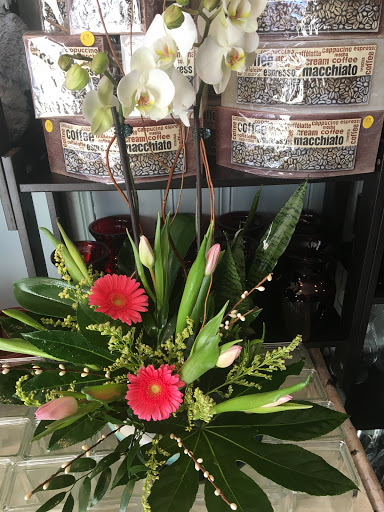 Florist «J E Flower Shop», reviews and photos, 141 Broad St, New Britain, CT 06053, USA