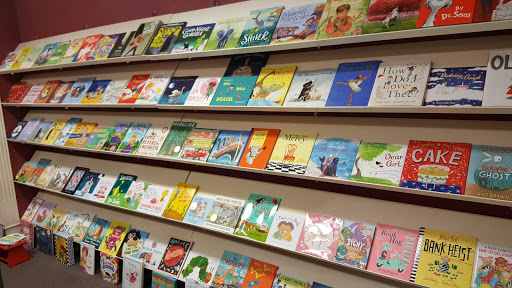 Book Store «River Oaks Book Store», reviews and photos, 3270 Westheimer Rd, Houston, TX 77098, USA