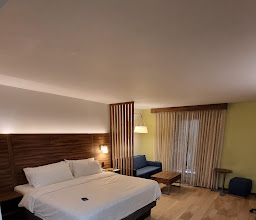 Holiday Inn Express & Suites Playa del Carmen, an IHG Hotel photo