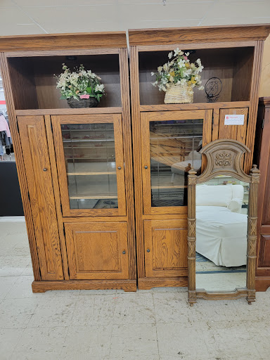 Thrift Store «Volunteers of America Thrift Store– Macsway Avenue», reviews and photos, 4280 Macsway Ave, Columbus, OH 43232, USA