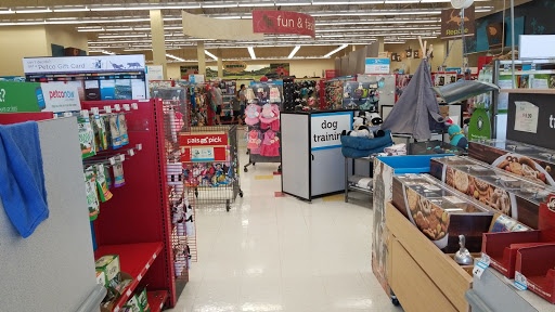 Pet Supply Store «Petco Animal Supplies», reviews and photos, 200 Center Blvd S, Christiana, DE 19702, USA