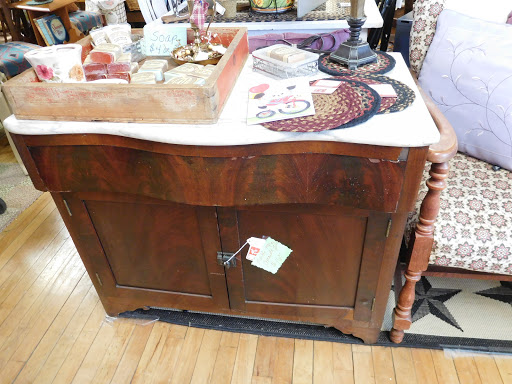 Antique Store «Antiques & Rusty Relics», reviews and photos, 3570 Fancher Rd, Holley, NY 14470, USA