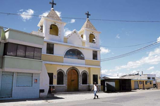 Opiniones de Iglesia Católica del Señor del Árbol - La Calera en Saquisili - Iglesia