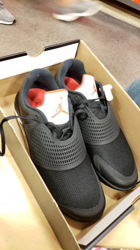 Sporting Goods Store «Nike Factory Store», reviews and photos, 20 Killingworth Tpke #155, Clinton, CT 06413, USA