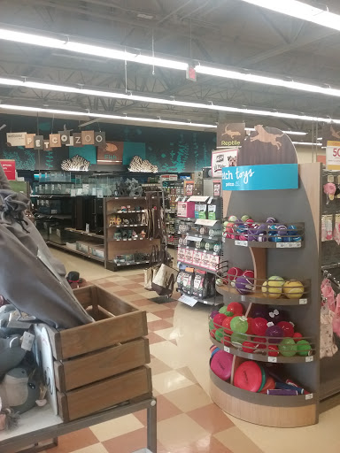 Pet Supply Store «Petco Animal Supplies», reviews and photos, 1619 SE Ensign Ln, Warrenton, OR 97146, USA