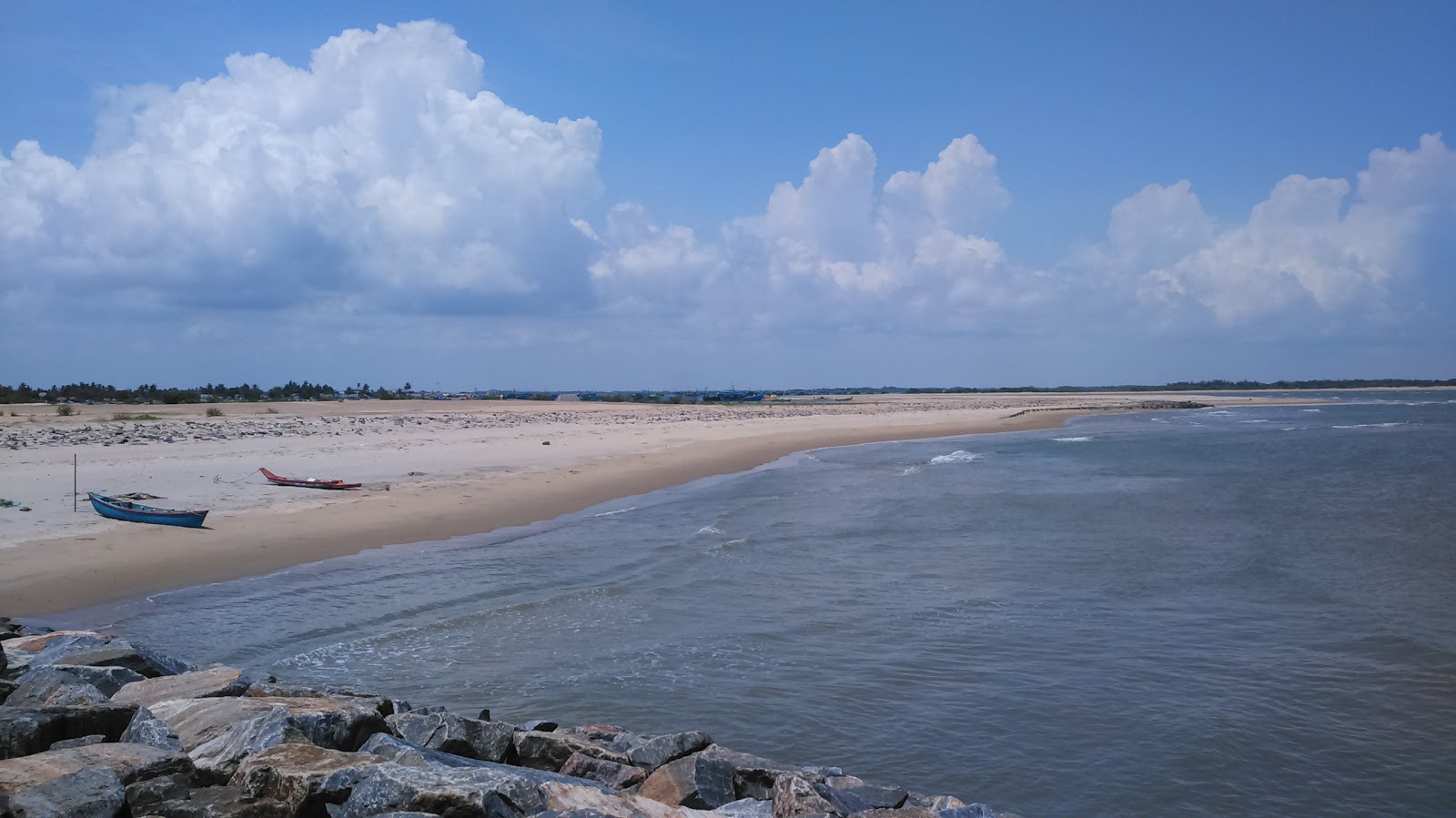 Foto von Pazhaiyar Beach mit etwas sauber Sauberkeitsgrad