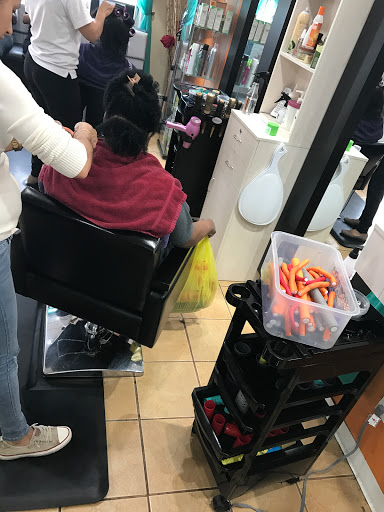 Beauty Salon «Dominican Sparkle Beauty Salon», reviews and photos, 1675 Springfield Ave, Maplewood, NJ 07040, USA