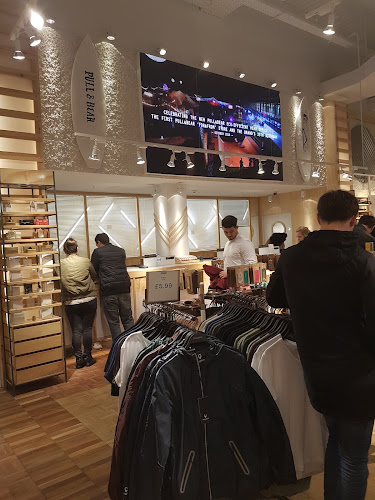 Reviews of Pull & Bear in Manchester - Clothing store