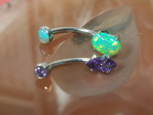 Tattoo Shop «milk and honey tattoo parlour», reviews and photos, 819 Castleton Ave, Staten Island, NY 10310, USA