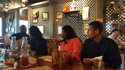 American Restaurant «Cracker Barrel Old Country Store», reviews and photos, 825 Marketplace Blvd, Hamilton Township, NJ 08691, USA