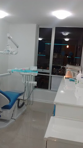 Centro DentalSalud - Dentista