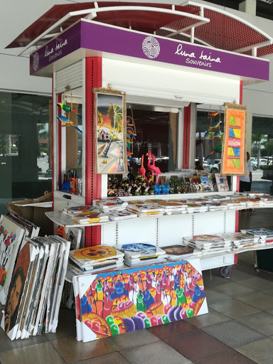Book buying and selling shops in Punta Cana
