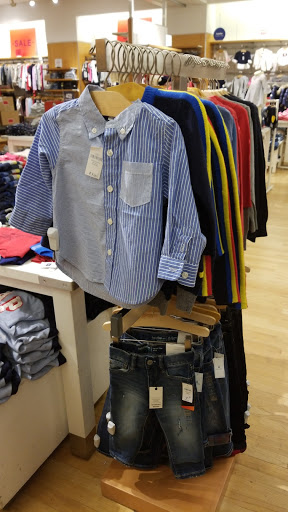 Clothing Store «Gap», reviews and photos, 7430 164th Ave NE, Redmond, WA 98052, USA