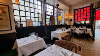 Atmosphère du Restaurant français Restaurant La Tour à Versailles - n°12