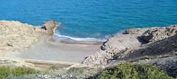 Zdjęcie Cova Del Llop Mari z powierzchnią niebieska czysta woda