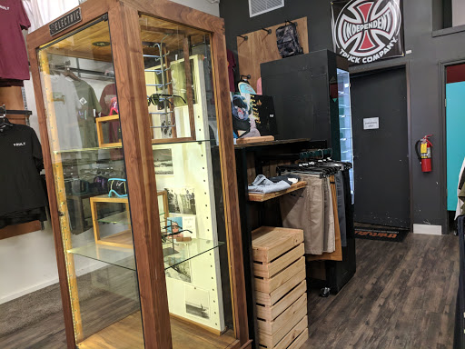 Snowboard Shop «The Vault - Snowboards & Skateboards», reviews and photos, 227 G St, Davis, CA 95616, USA