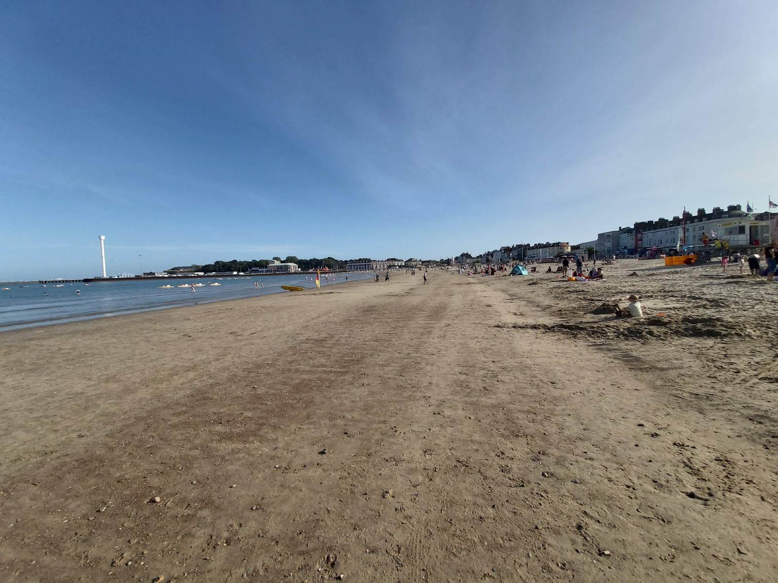 Foto von Weymouth Strand mit lange bucht