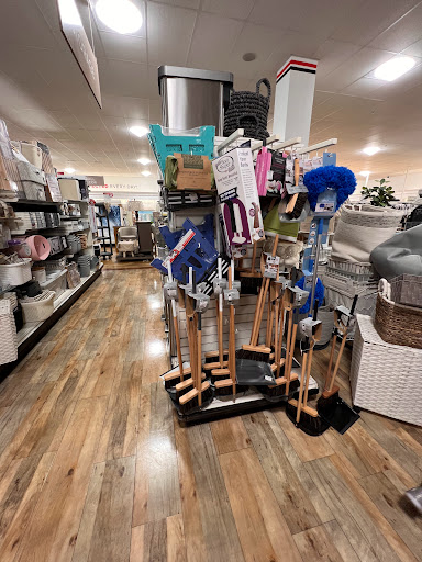 Department Store «HomeGoods», reviews and photos, 1945 W Lumsden Rd, Brandon, FL 33511, USA