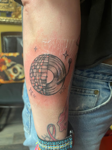 Explore mom and dad tattoo ideas, creative tattoo ideas in Warner Robins, available at Untold Pain Tattoo Studio